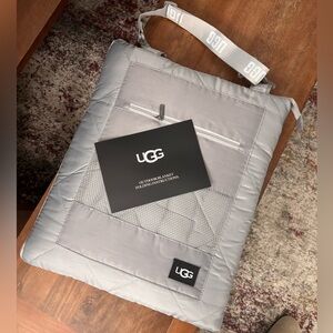 NWOT UGG Mischa Outdoor Blanket